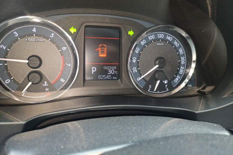 Used Toyota Corolla 2014 1.6L CVT GL-i Leather Edition Odometer Close Up