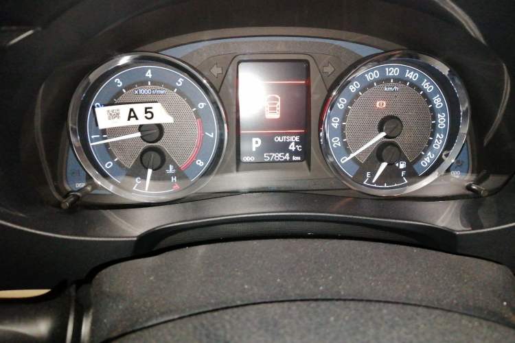 Used Toyota Corolla 2014 1.6L CVT GL-i Odometer Close Up