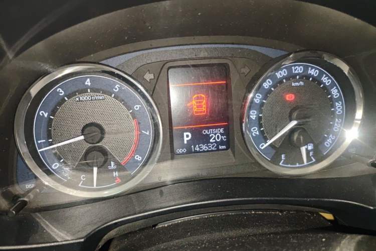 Used Toyota Corolla 2014 1.6L CVT GL-i Leather Edition Odometer Close Up