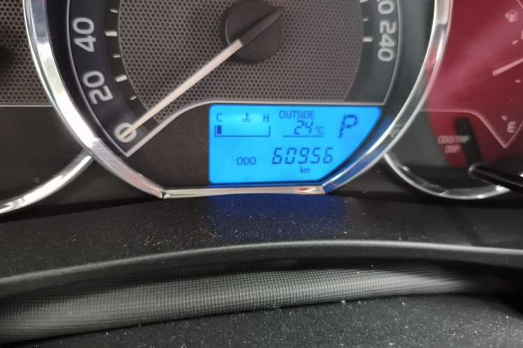Used Toyota Corolla 2014 1.6L CVT GL Odometer Close Up