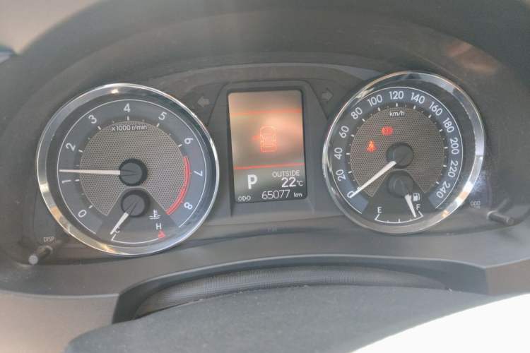 Used Toyota Corolla 2014 1.6L CVT GL-i Odometer Close Up