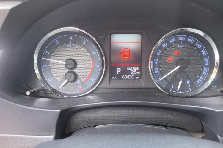 Used Toyota Corolla 2014 1.6L CVT GL-i Odometer Close Up