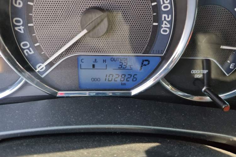 Used Toyota Corolla 2014 1.6L CVT GL Odometer Close Up
