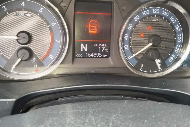 Used Toyota Corolla 2014 1.6L CVT GL-i Leather Edition Odometer Close Up