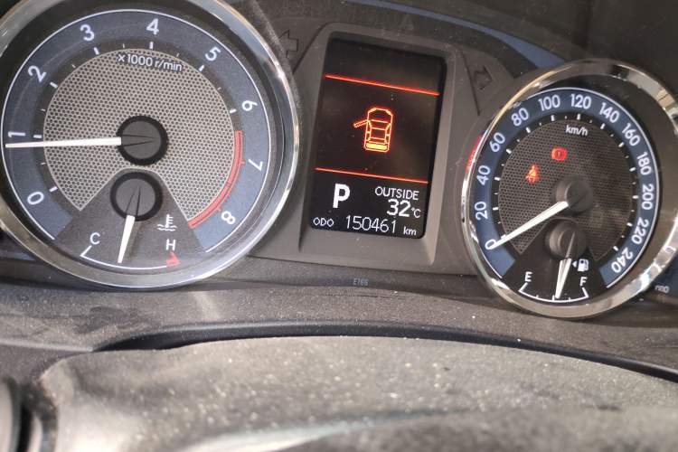 Used Toyota Corolla 2014 1.6L CVT GL-i Odometer Close Up