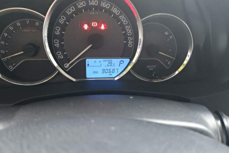 Used Toyota Corolla 2014 1.6L CVT GL Odometer Close Up