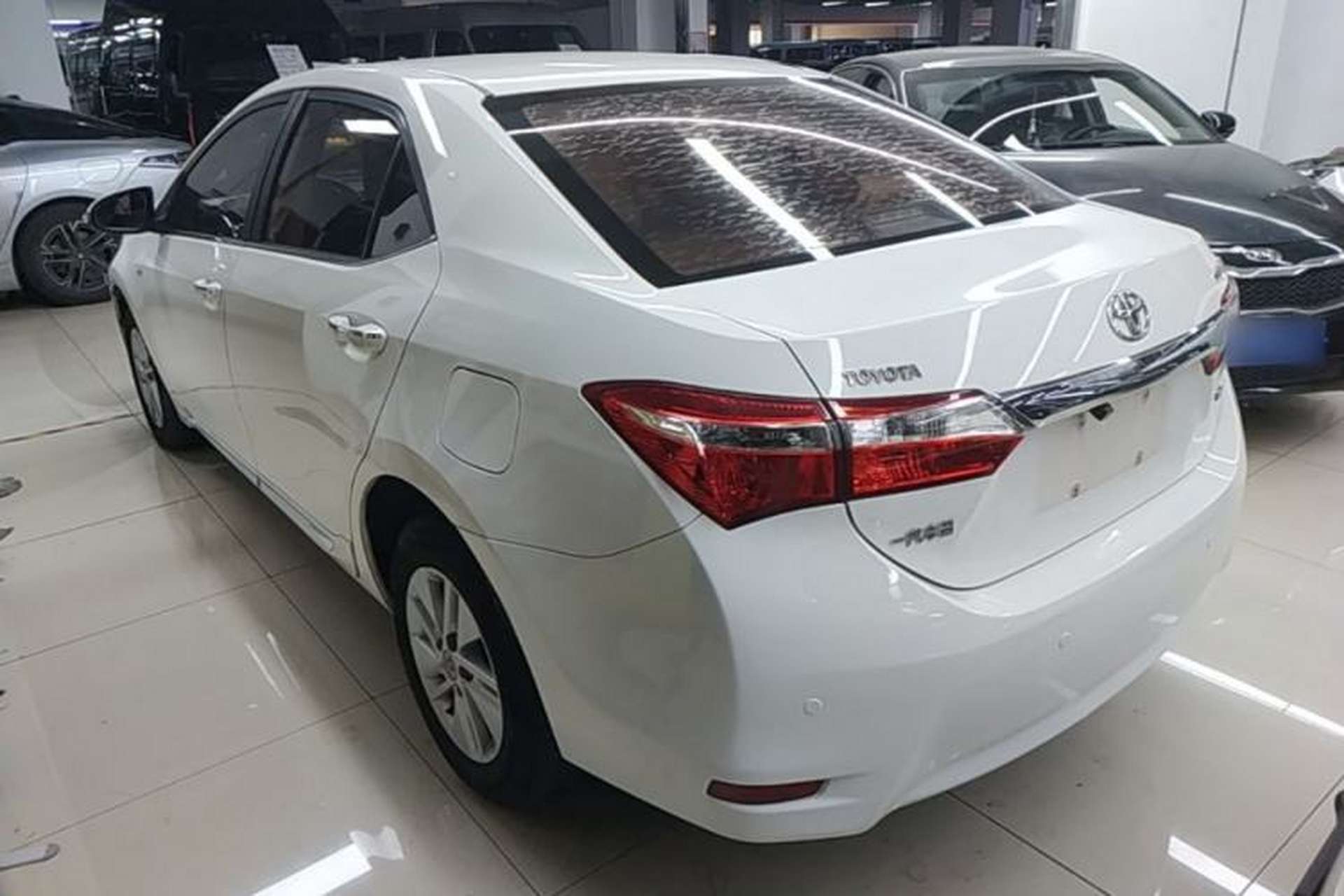 Used Toyota Corolla 2014 1.6L CVT GL-i Rear Left 45 Deg