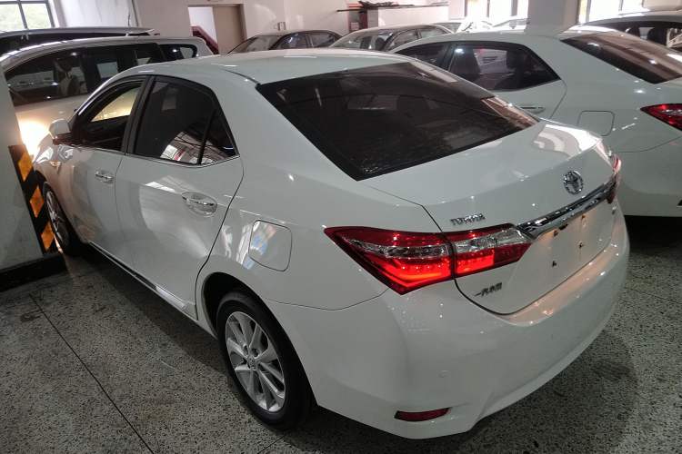 Used Toyota Corolla 2014 1.6L CVT GL-i Leather Edition Rear Left 45 Deg
