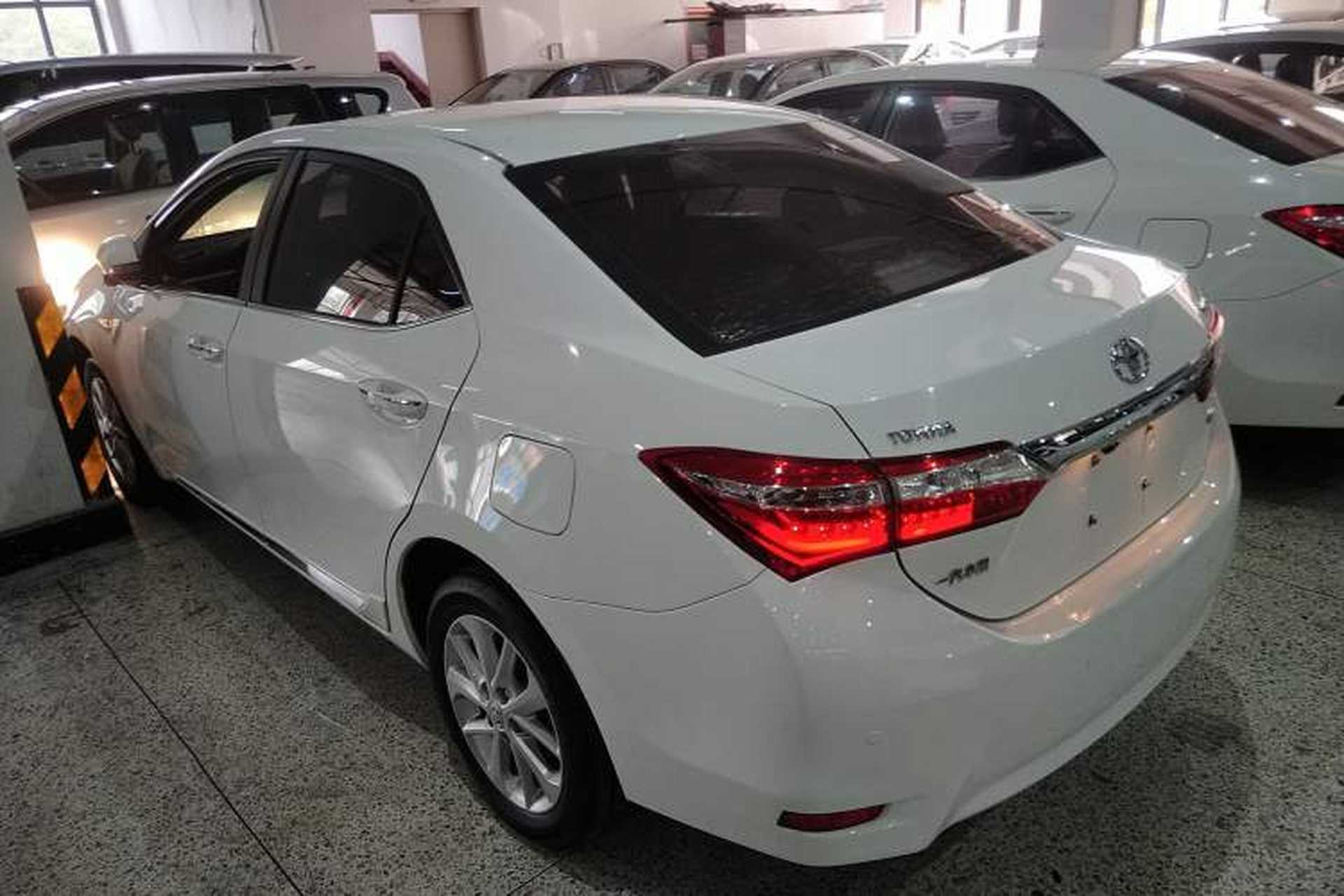 Used Toyota Corolla 2014 1.6L CVT GL-i Leather Edition Rear Left 45 Deg
