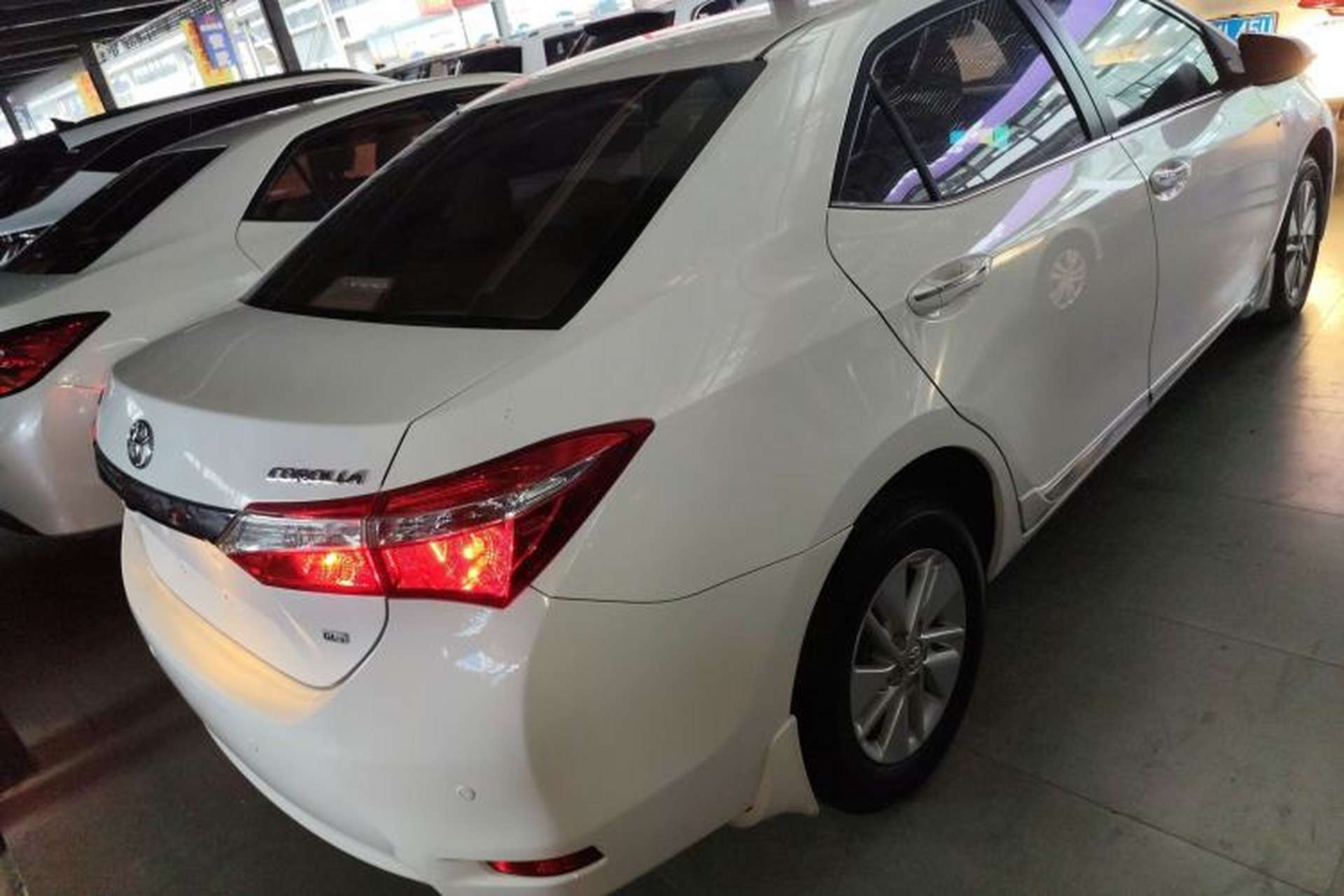 Used Toyota Corolla 2014 1.6L CVT GL-i Rear Right 45 Deg