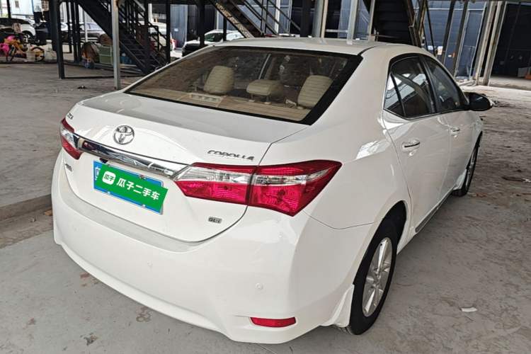 Used Toyota Corolla 2014 1.6L CVT GL-i Rear Right 45 Deg