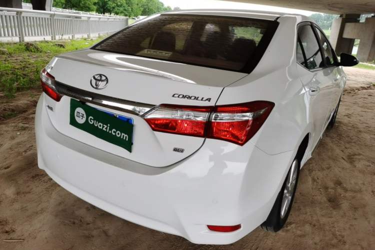 Used Toyota Corolla 2014 1.6L CVT GL-i Rear Right 45 Deg