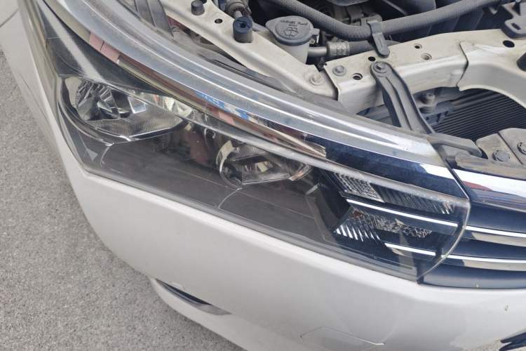 Used Toyota Corolla 2014 1.6L CVT GL-i Right Front Headlight