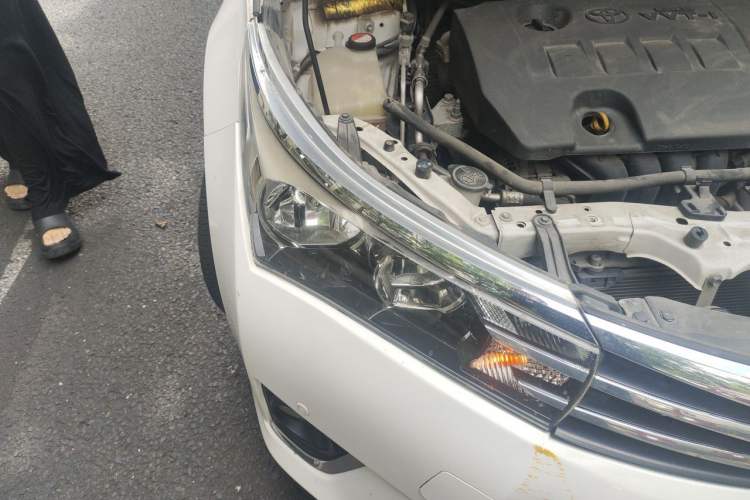 Used Toyota Corolla 2014 1.6L CVT GL-i Right Front Headlight