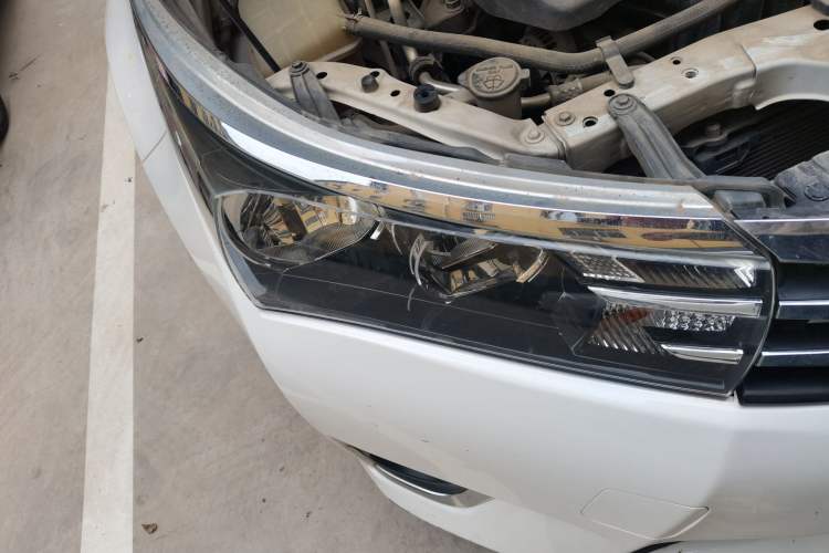 Used Toyota Corolla 2014 1.6L CVT GL Right Front Headlight