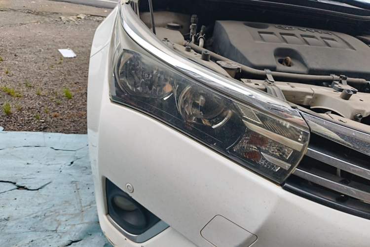 Used Toyota Corolla 2014 1.6L CVT GL-i Right Front Headlight