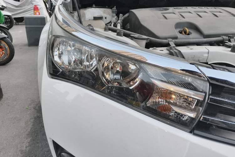 Used Toyota Corolla 2014 1.6L CVT GL Right Front Headlight