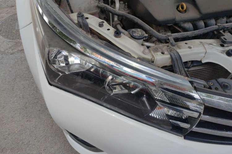 Used Toyota Corolla 2014 1.6L Manual GL Right Front Headlight