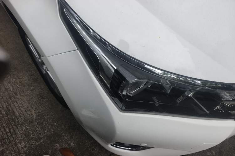 Used Toyota Corolla 2014 1.6L CVT GL-i Right Front Headlight