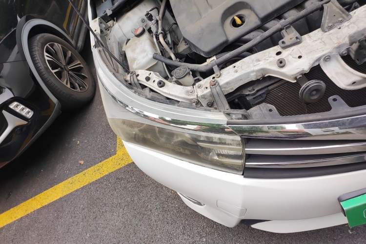 Used Toyota Corolla 2014 1.8L CVT GLX-i Right Front Headlight