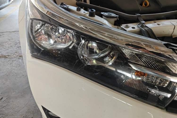 Used Toyota Corolla 2014 1.6L CVT GL Right Front Headlight