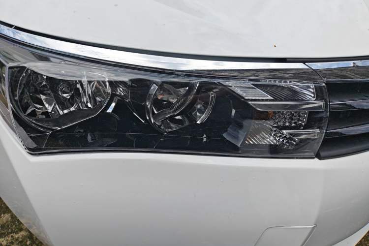 Used Toyota Corolla 2014 1.6L CVT GL Right Front Headlight