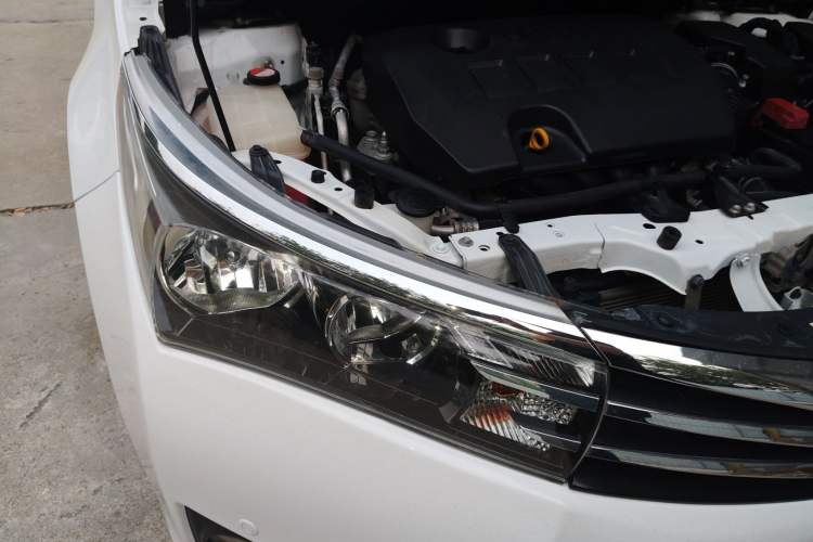 Used Toyota Corolla 2014 1.6L CVT GL-i Right Front Headlight