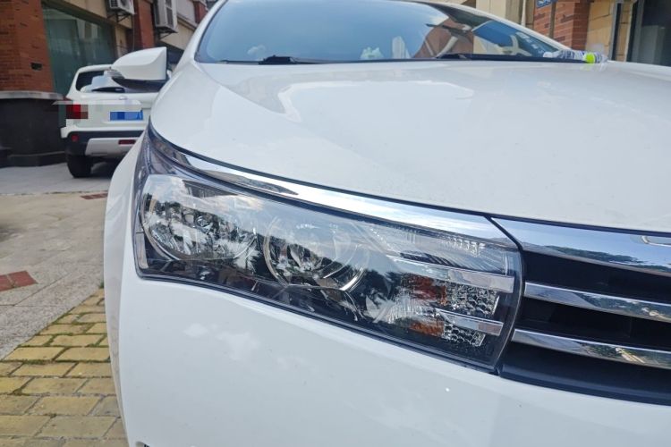 Used Toyota Corolla 2014 1.6L CVT GL-i Right Front Headlight