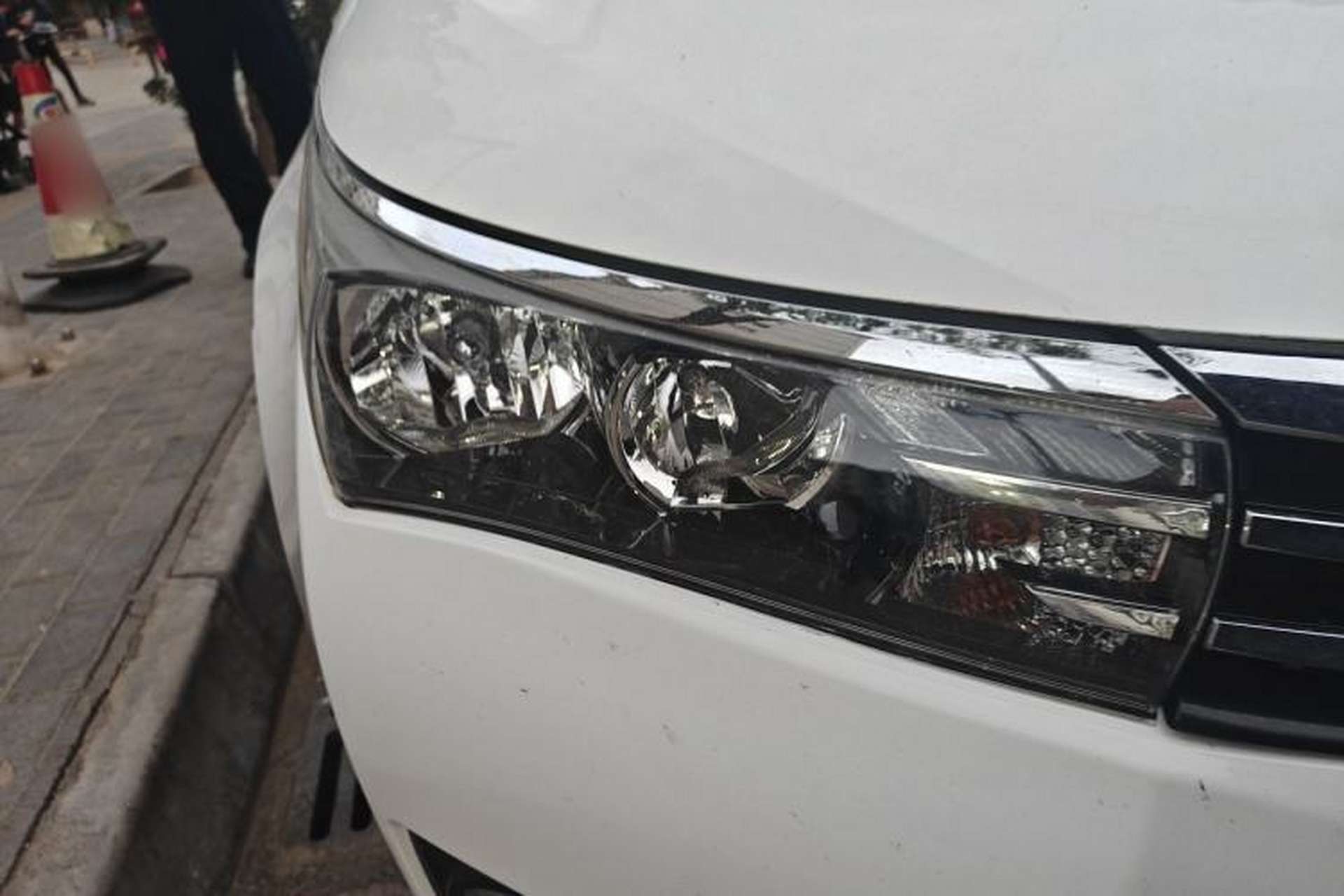 Used Toyota Corolla 2014 1.6L Manual GL Right Front Headlight