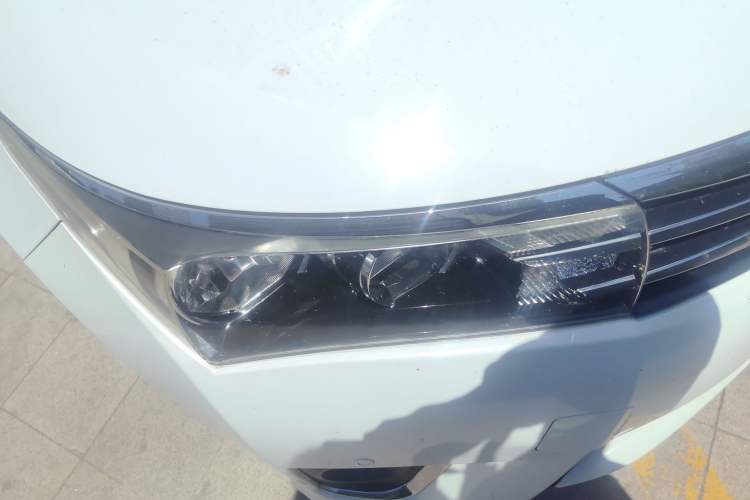 Used Toyota Corolla 2014 1.6L CVT GL-i Right Front Headlight