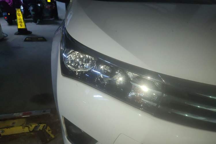 Used Toyota Corolla 2014 1.6L CVT GL Right Front Headlight
