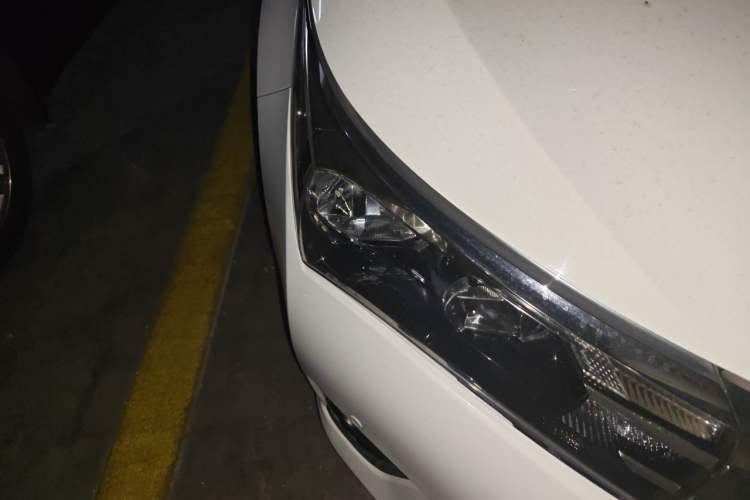 Used Toyota Corolla 2014 1.6L CVT GL-i Right Front Headlight