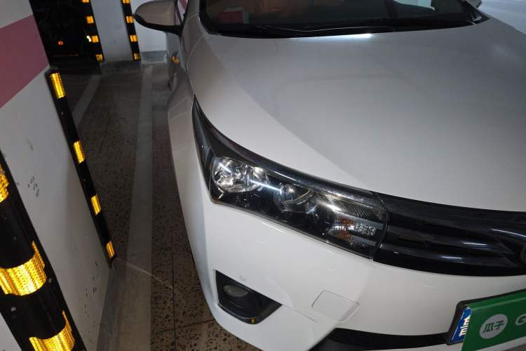 Used Toyota Corolla 2014 1.6L Manual GL-i Leather Edition Right Front Headlight