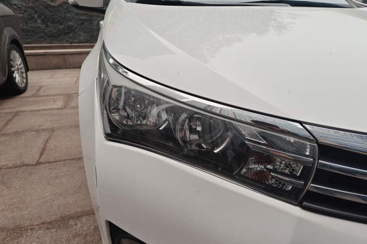 Used Toyota Corolla 2014 1.6L CVT GL Right Front Headlight