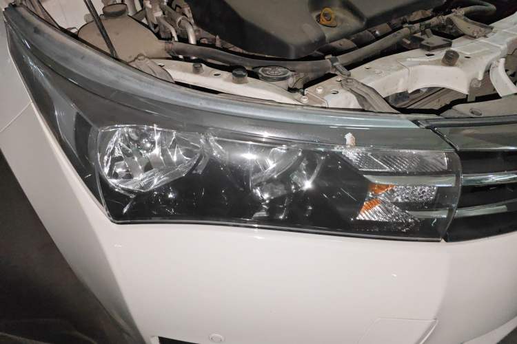 Used Toyota Corolla 2014 1.6L CVT GL-i Right Front Headlight