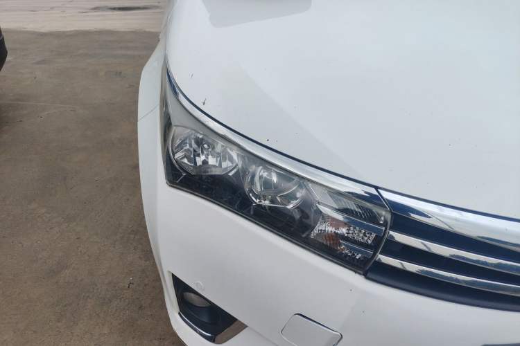 Used Toyota Corolla 2014 1.6L CVT GL-i Right Front Headlight
