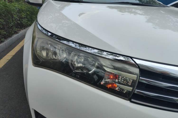 Used Toyota Corolla 2014 1.6L CVT GL Right Front Headlight