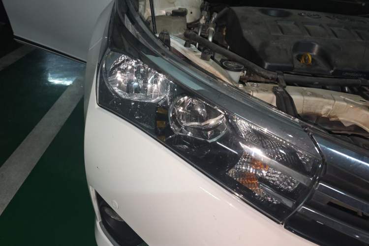 Used Toyota Corolla 2014 1.6L CVT GL-i Right Front Headlight