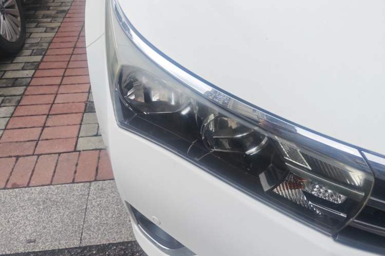 Used Toyota Corolla 2014 1.6L CVT GL-i Leather Edition Right Front Headlight