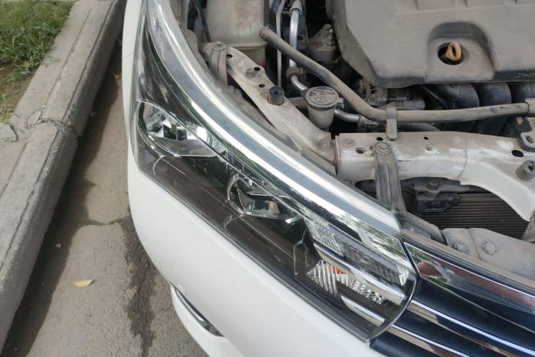 Used Toyota Corolla 2014 1.6L CVT GL-i Leather Edition Right Front Headlight
