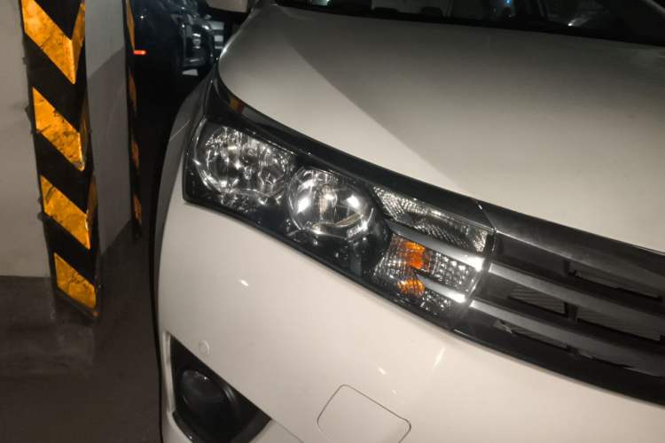 Used Toyota Corolla 2014 1.6L CVT GL-i Leather Edition Right Front Headlight
