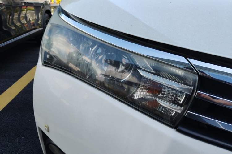 Used Toyota Corolla 2014 1.6L CVT GL Right Front Headlight