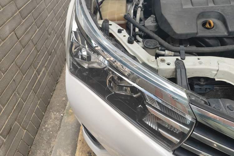 Used Toyota Corolla 2014 1.6L CVT GL Right Front Headlight