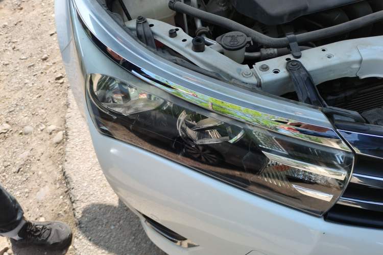 Used Toyota Corolla 2014 1.6L CVT GL-i Right Front Headlight