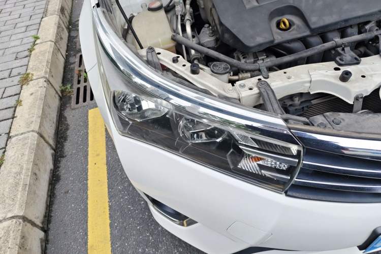Used Toyota Corolla 2014 1.6L CVT GL Right Front Headlight
