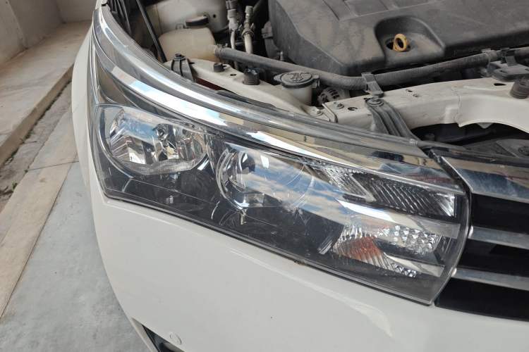Used Toyota Corolla 2014 1.6L CVT GL-i Leather Edition Right Front Headlight