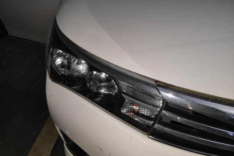 Used Toyota Corolla 2014 1.6L CVT GL-i Right Front Headlight