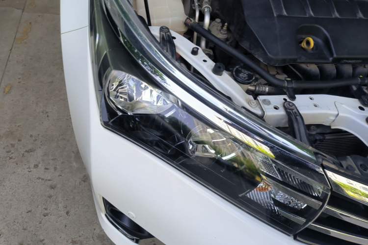 Used Toyota Corolla 2014 1.6L CVT GL-i Right Front Headlight