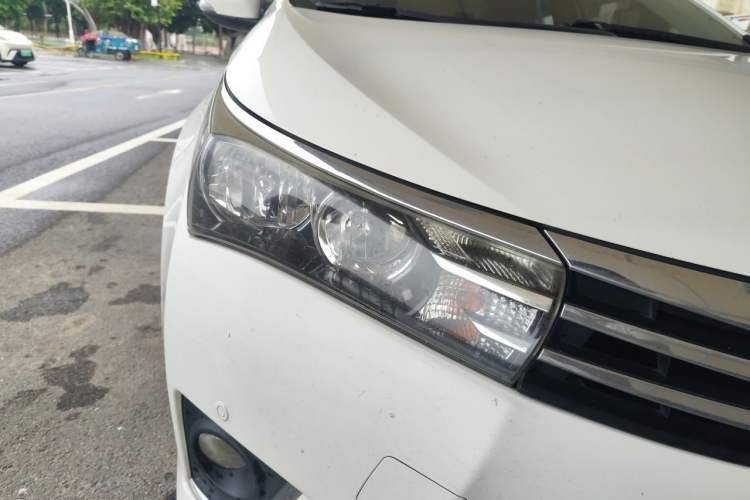 Used Toyota Corolla 2014 1.6L CVT GL-i Leather Edition Right Front Headlight