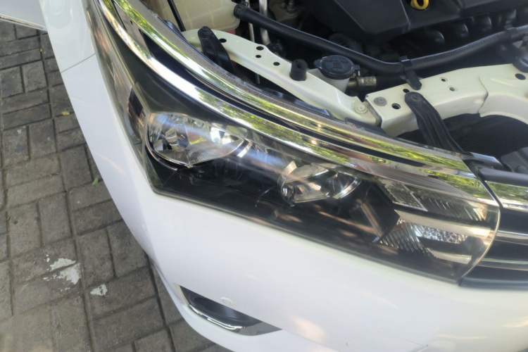 Used Toyota Corolla 2014 1.6L CVT GL-i Right Front Headlight